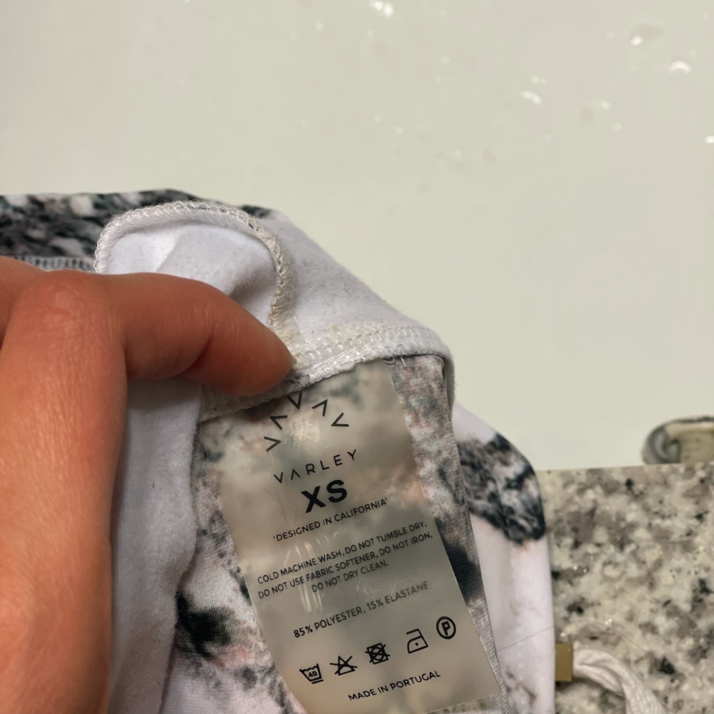 Varley Hooded Vest - image 5